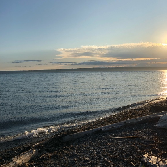 ⭐️ Posh Ambassador ⭐️top seller ⭐️fastest shipper - Picture 4 of 9